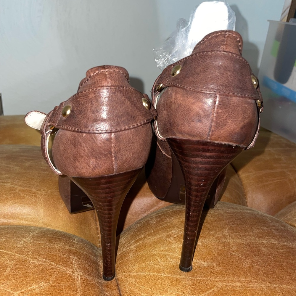Brown Heels with Ankle Strap size 9 - Picture 4 of 9